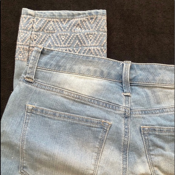 New Directions Skinny Capris - Picture 11 of 16